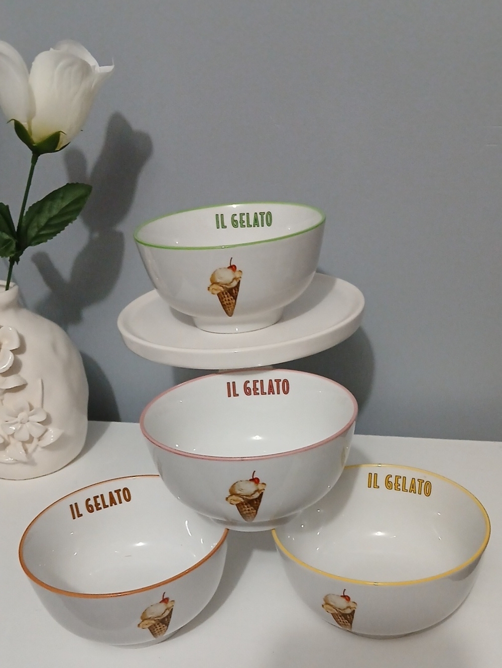 Set of 4 Ceramic Dessert Bowls - White with IL GELATO colorful Trim NWT